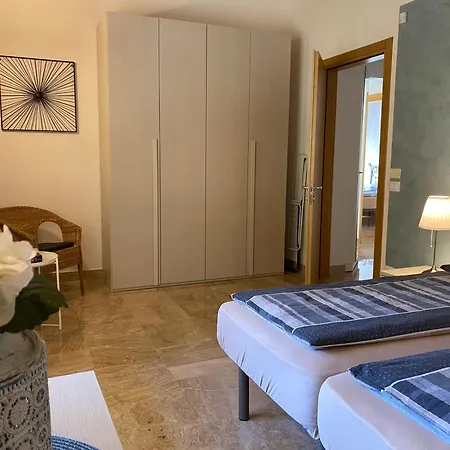 Carlotta Apartman *
